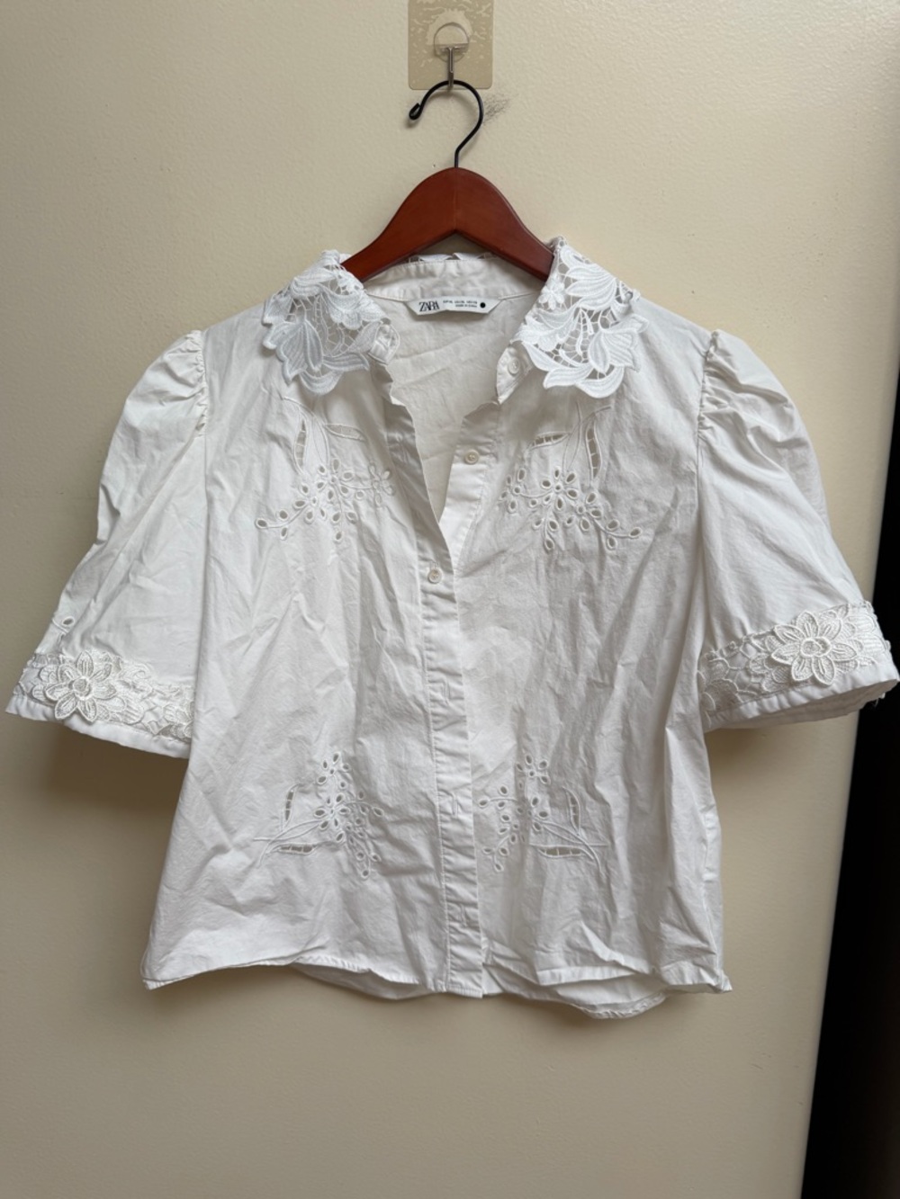 Zara White Eyelet Lace Collar Button-Up Blouse